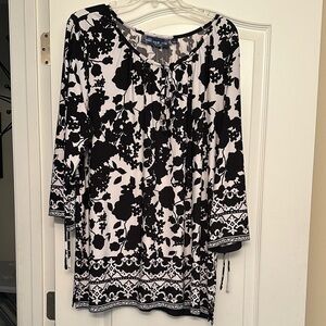 Black and White Floral Women's Top